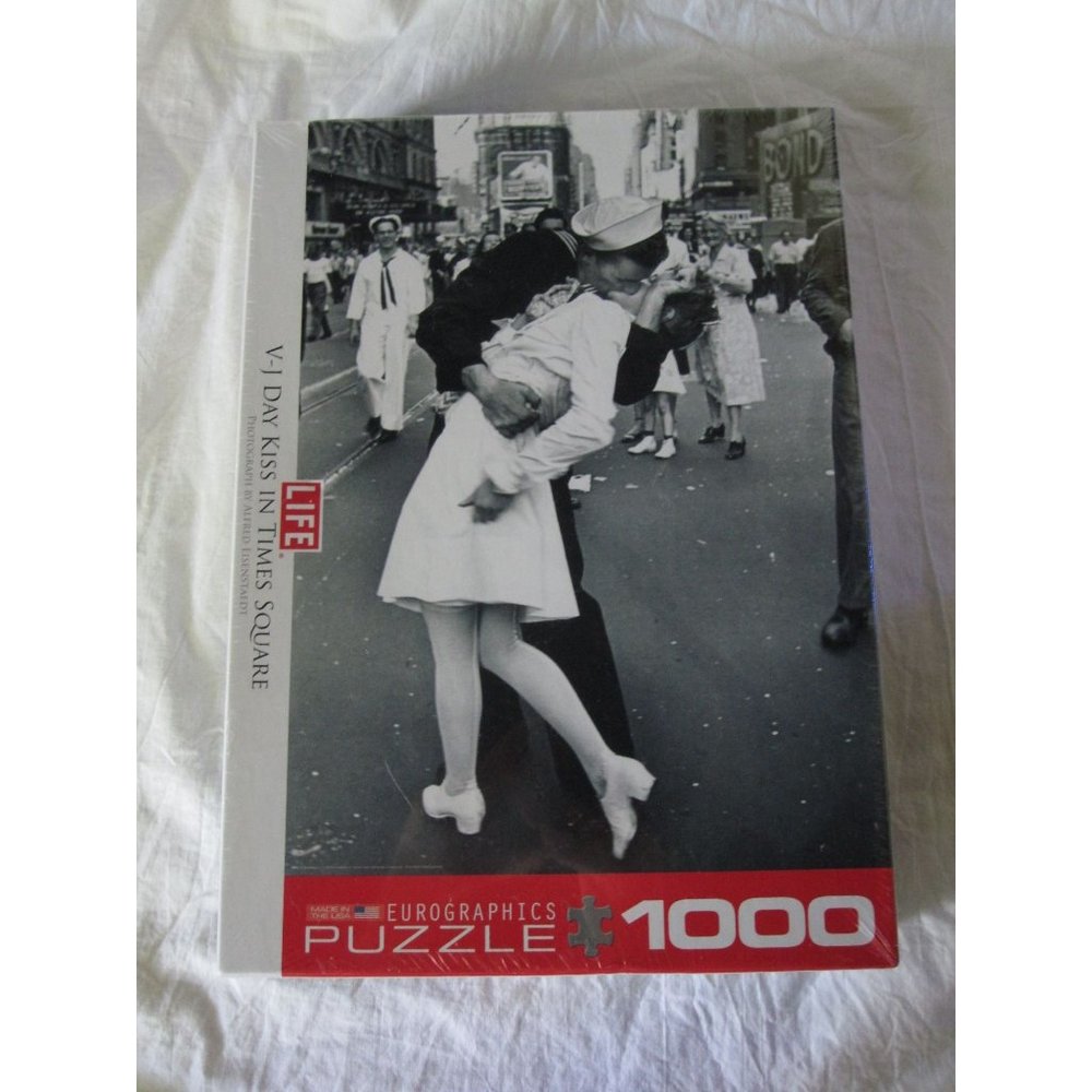 New Eurographics TIME LIFE V-J Day Kiss in Times Square 1000 piece Jigsaw Puzzle